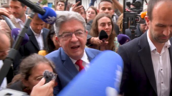 Jean-Luc Mélenchon et Manuel Bompard devant l'Assemblée nationale, le 9/07/2024 ©PurePolitique