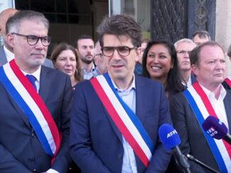 (Au centre) Mathieu Hanotin, maire PS de Saint-Denis, le 22/09/2025 ©PurePolitique